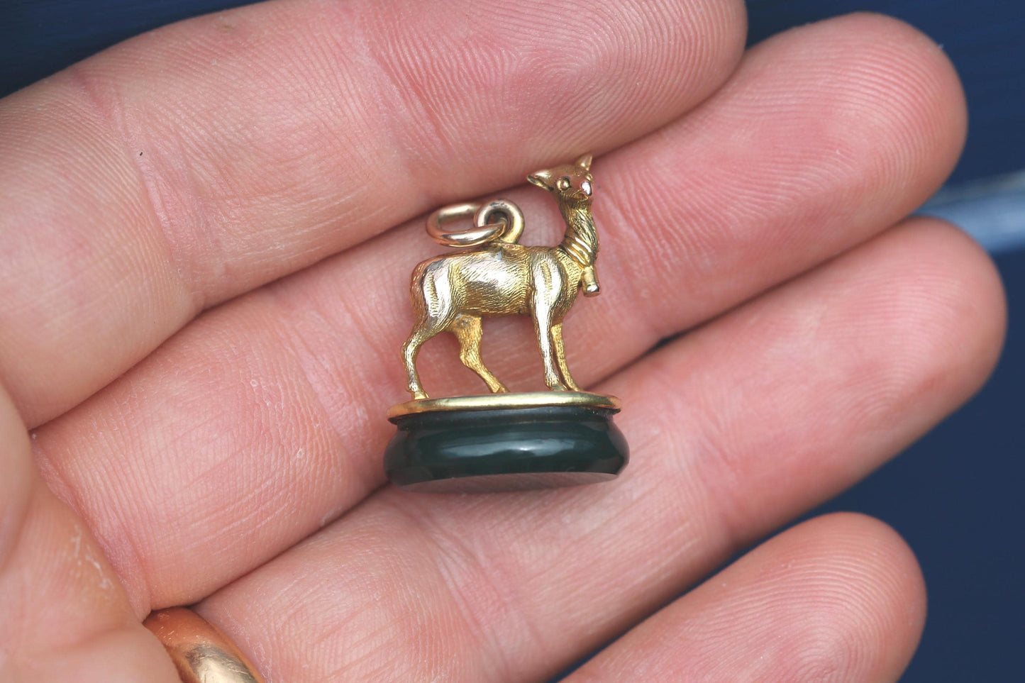Victorian 15ct Gold Pendant | Deer On Bloodstone | c.1880