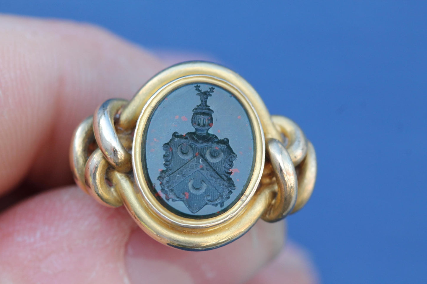 Antique 18ct Gold Bloodstone Signet Ring | Knight's Helmet Intaglio | Heraldic Crest | c.1854