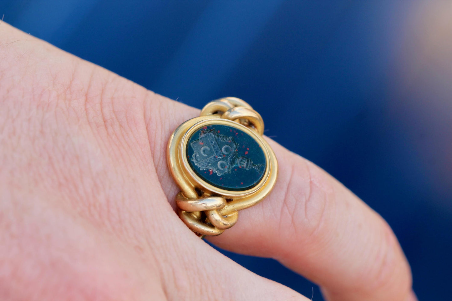 Antique 18ct Gold Bloodstone Signet Ring | Knight's Helmet Intaglio | Heraldic Crest | c.1854