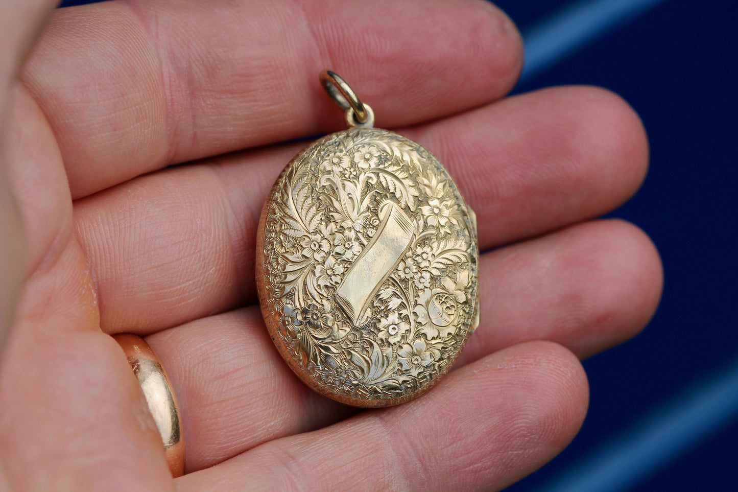 Antique Victorian 15ct Gold Locket | Forget-Me-Not & Fern Chasing | Fleur de Lis