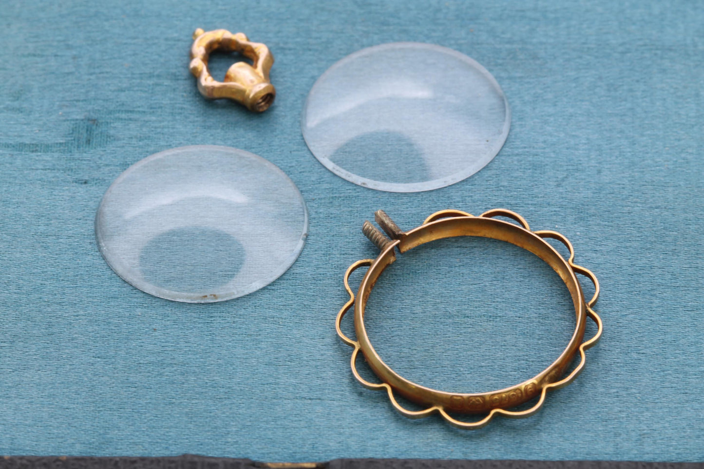 Antique 9ct Gold Glass Locket | Removable Glass| 1910