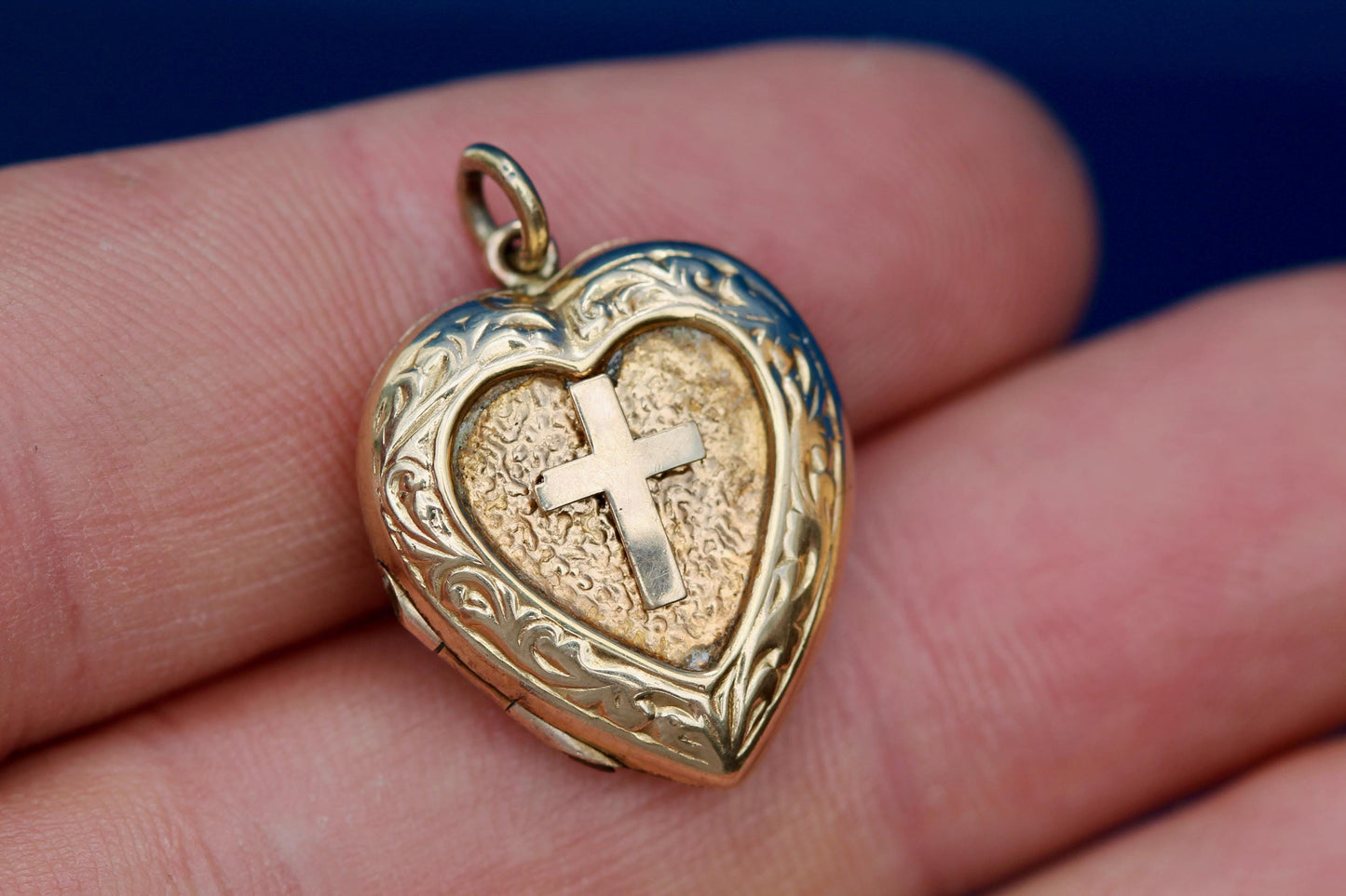 Vintage 9ct Gold Heart Locket | Cross Motif | Double Keepsake | c.1970