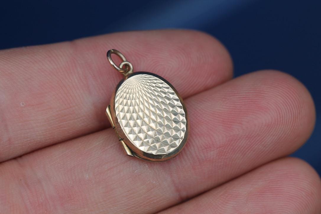 Vintage 9ct Gold Locket | Art Deco Sunburst Design