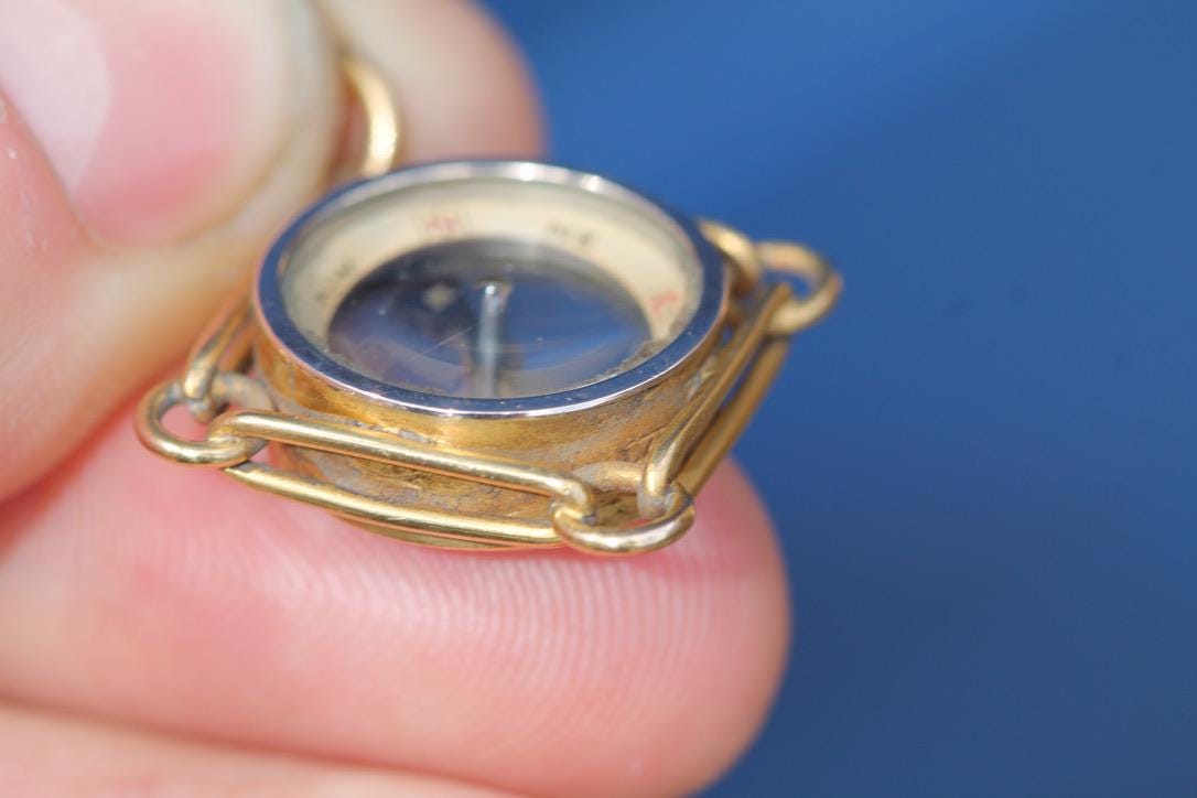 Antique 15ct Gold Compass Pendant | Trombone Link Border | Victorian c.1890