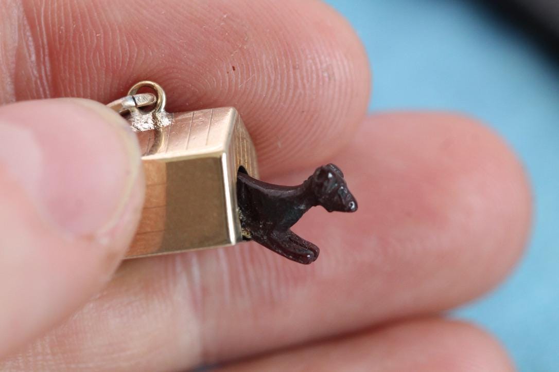 Antique 9ct Gold Dog in Kennel Charm | Movable Dog | c.1890