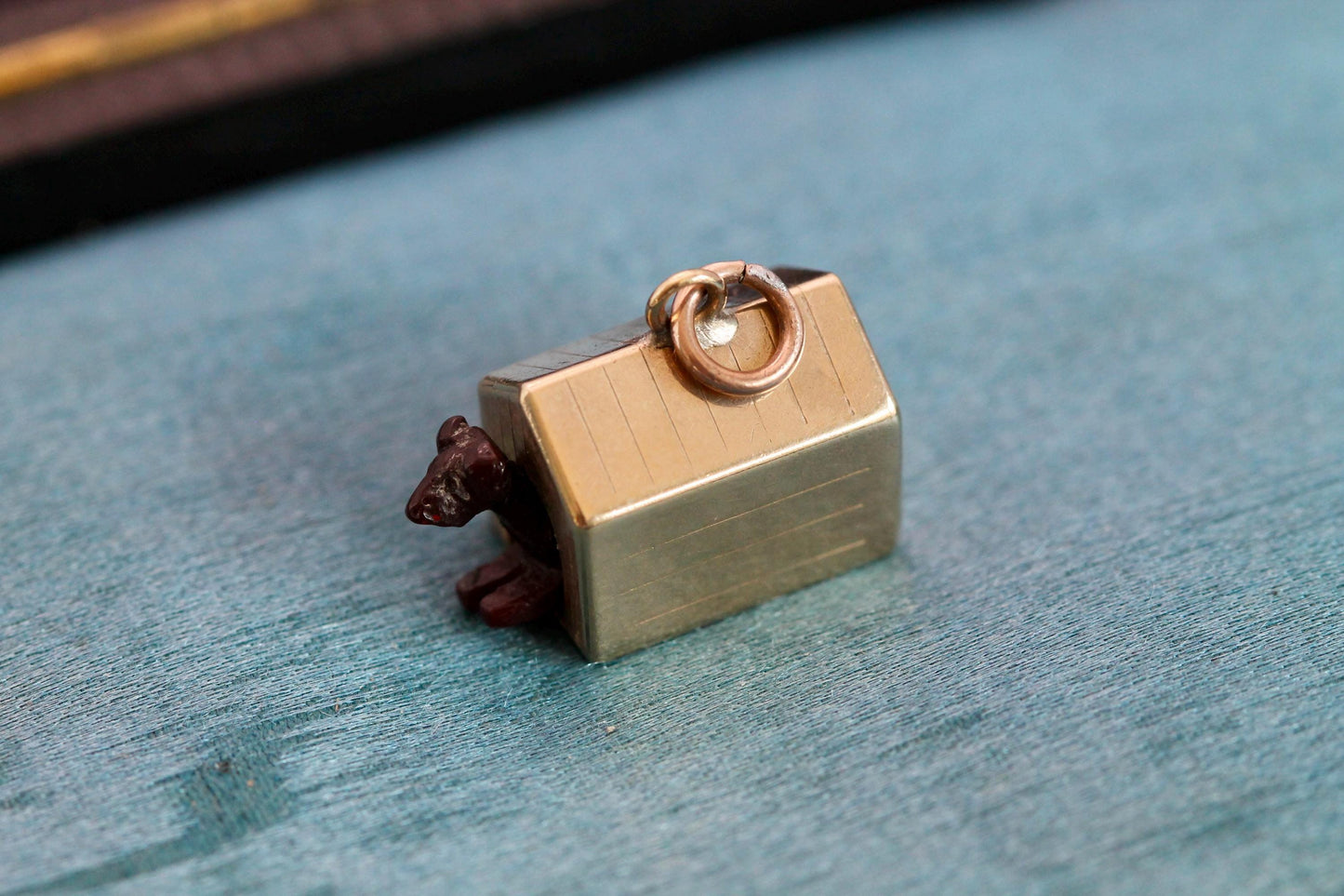 Antique 9ct Gold Dog in Kennel Charm | Movable Dog | c.1890