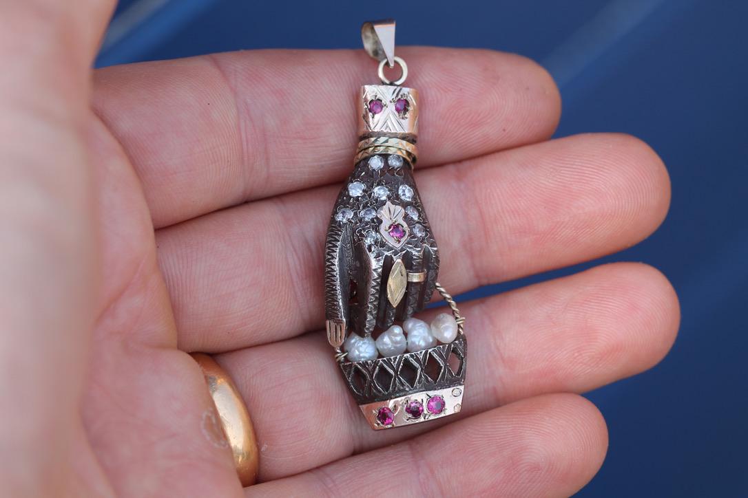 Antique Art Deco 800 Silver & 9ct Gold Pendant | Hand Holding Pearl Basket
