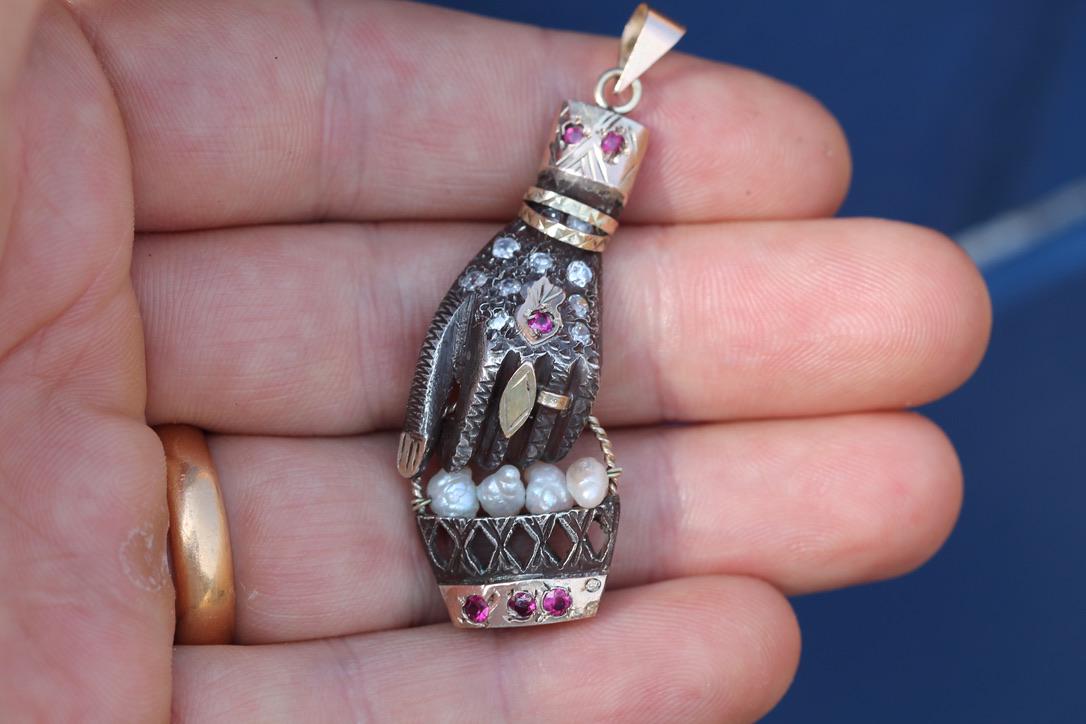 Antique Art Deco 800 Silver & 9ct Gold Pendant | Hand Holding Pearl Basket