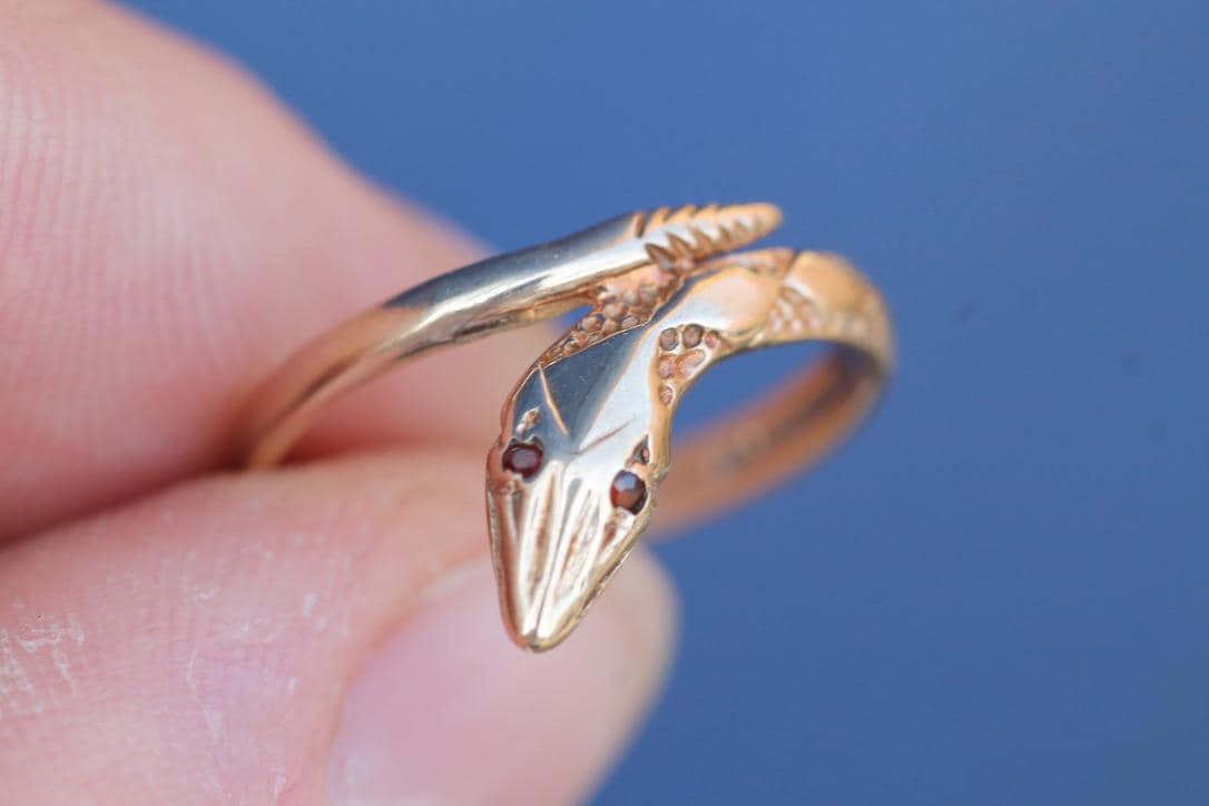 Vintage 9ct Gold Snake Ring | Garnet Eyes