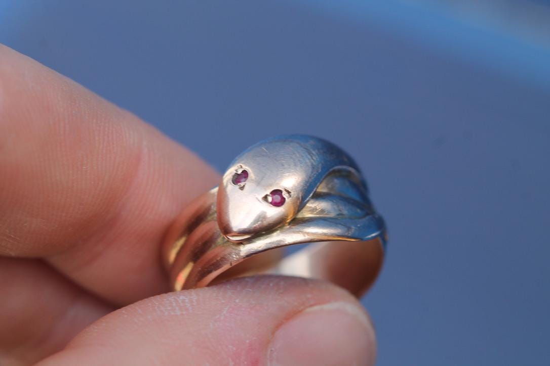 Antique 9ct Gold Snake Ring | Ruby Eyes | 1914
