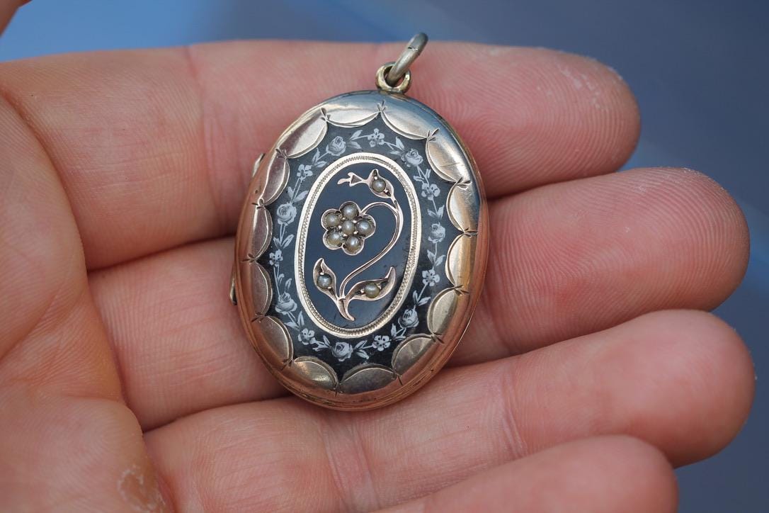 Antique Victorian 9ct Gold Locket | Black Enamel | Seed Pearl Forget-Me-Not