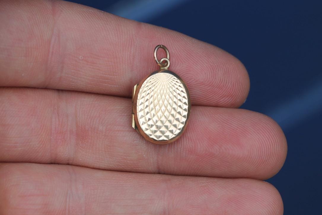 Vintage 9ct Gold Locket | Art Deco Sunburst Design