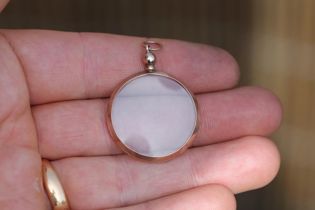 Antique 9ct Gold Screw-Top Glass Locket | Keepsake Photo Locket | 1914