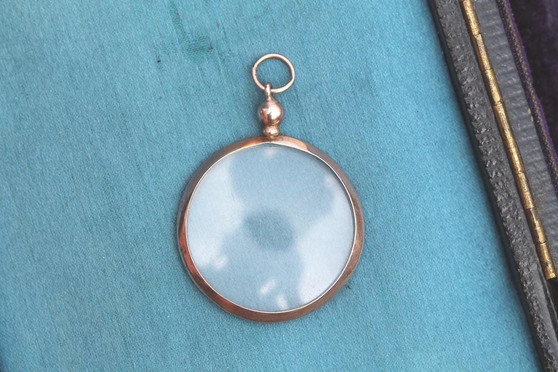 Antique 9ct Gold Screw-Top Glass Locket | Keepsake Photo Locket | 1914