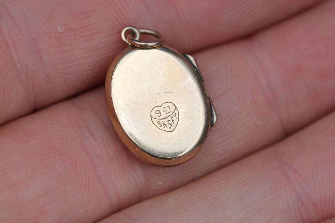 Vintage 9ct Gold Locket | Art Deco Sunburst Design