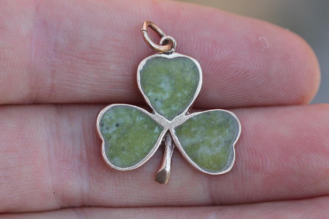 Vintage 9ct Gold Connemara Shamrock Pendant | 1968