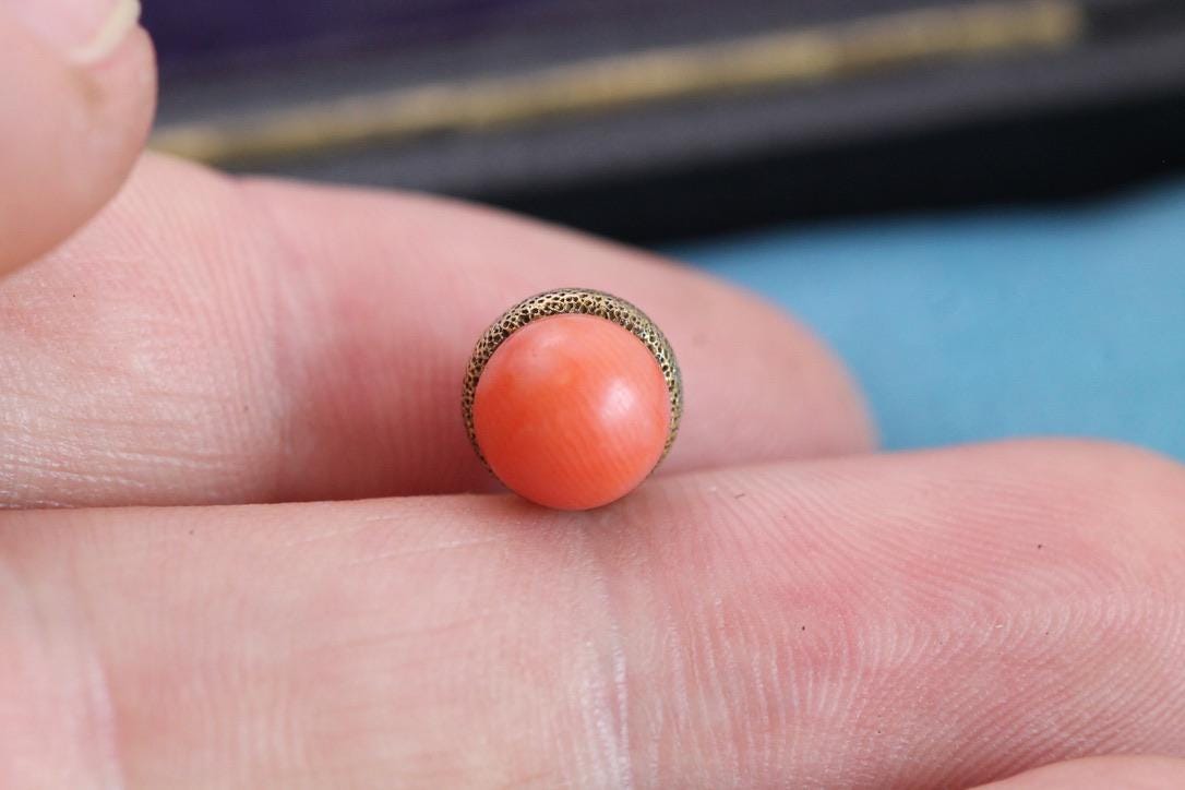 Antique 15ct Gold Acorn Charm | Polished Coral | Victorian