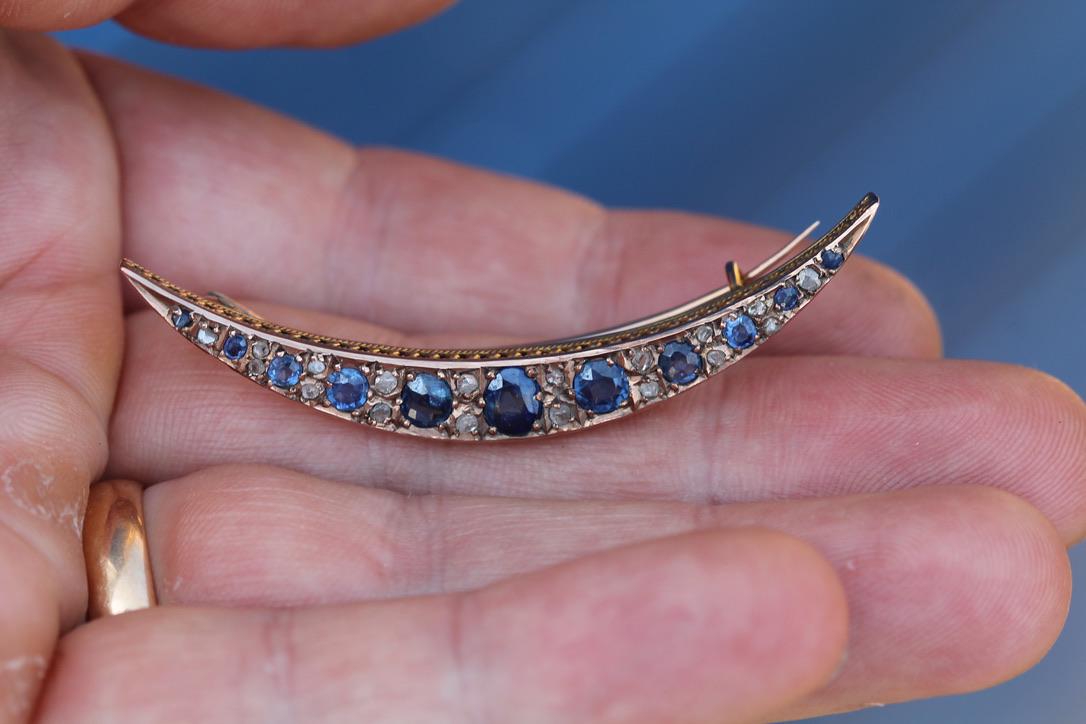 Edwardian 15ct Gold Crescent Brooch | Old Cut Sapphires & Diamonds | 1.02cts