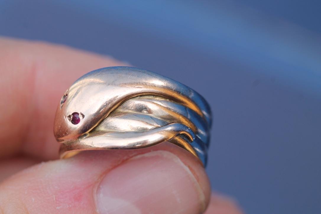 Antique 9ct Gold Snake Ring | Ruby Eyes | 1914