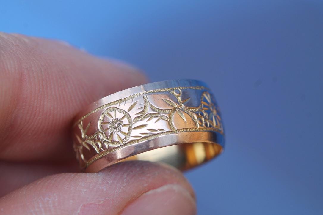 Antique 9ct Gold Chased Floral Band Ring | 1920