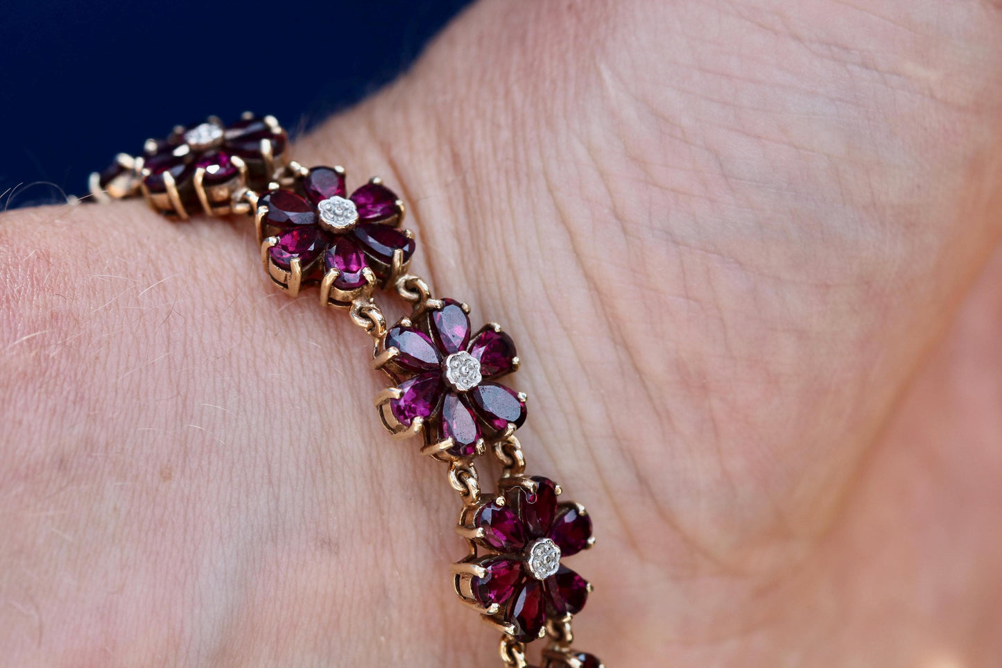 Vintage 9ct Gold Garnet Floral Bracelet | 15ct Natural Garnets | 20.1g