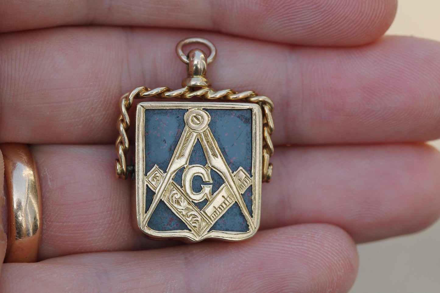 Antique 18ct Gold Masonic Bloodstone Spinner Fob | Freemason Pendant