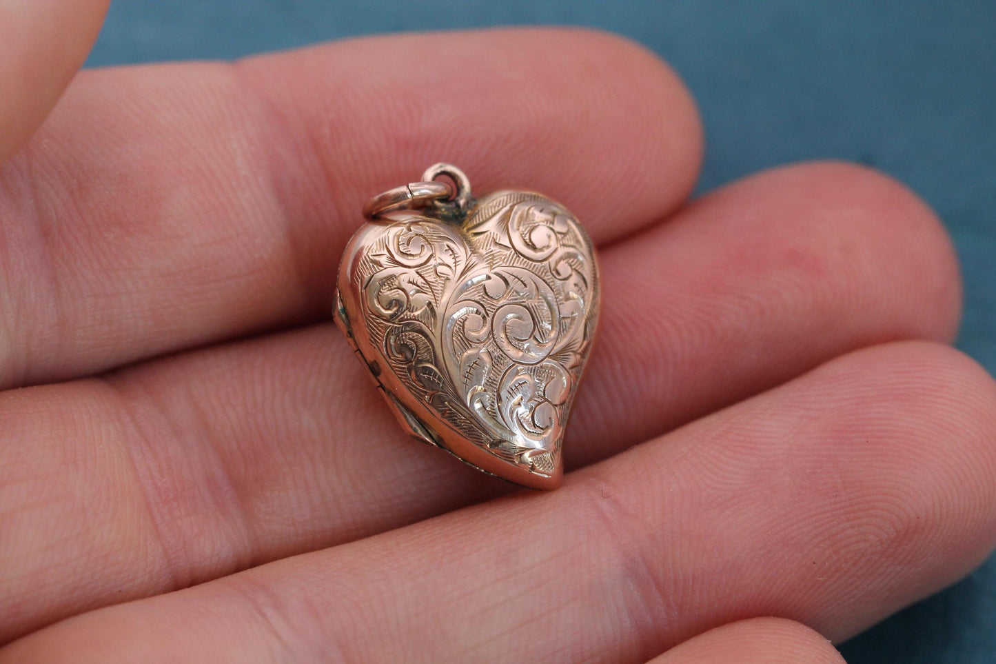 Antique Edwardian 9ct Gold Heart Locket | Engraved Heart Pendant | c.1910