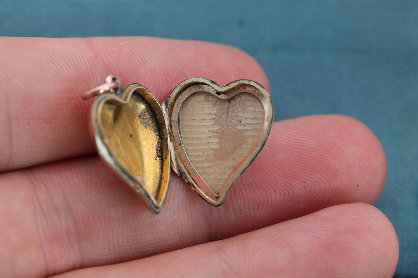 Antique Edwardian 9ct Gold Heart Locket | Engraved Heart Pendant | c.1910