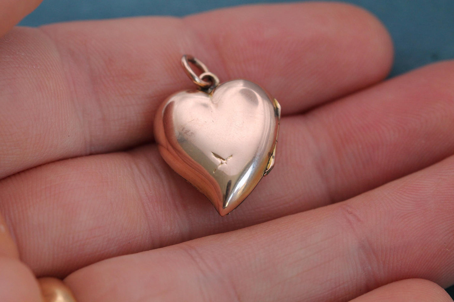 Antique Edwardian 9ct Gold Heart Locket | Engraved Heart Pendant | c.1910