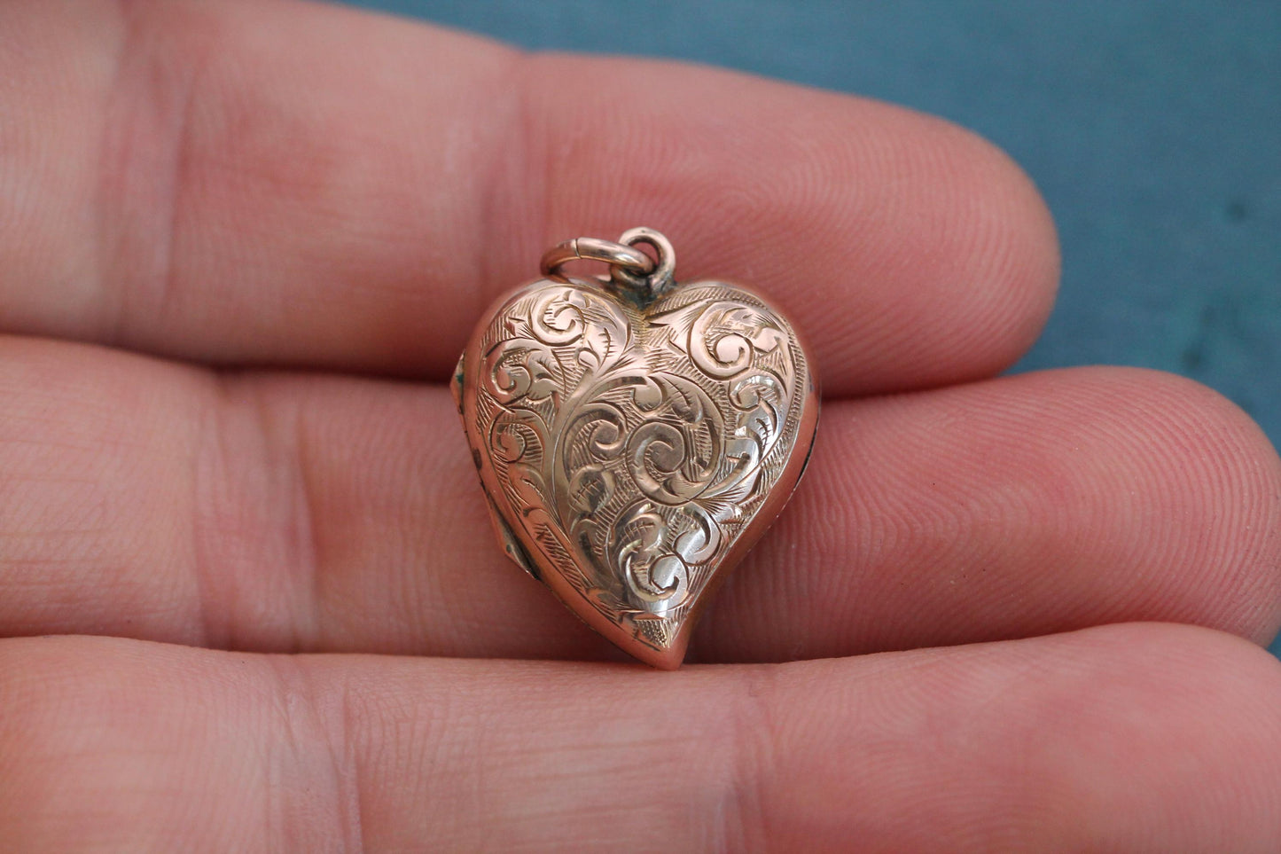 Antique Edwardian 9ct Gold Heart Locket | Engraved Heart Pendant | c.1910