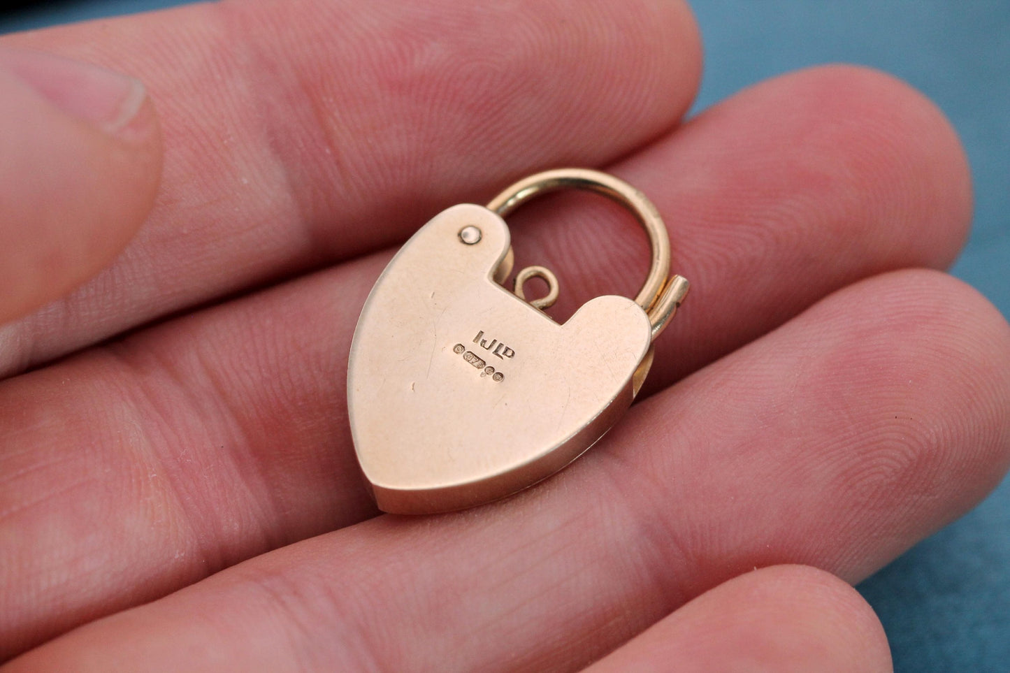 Vintage 9ct Gold Heart Padlock Clasp | London 1971 | Bracelet Fastener — view 3