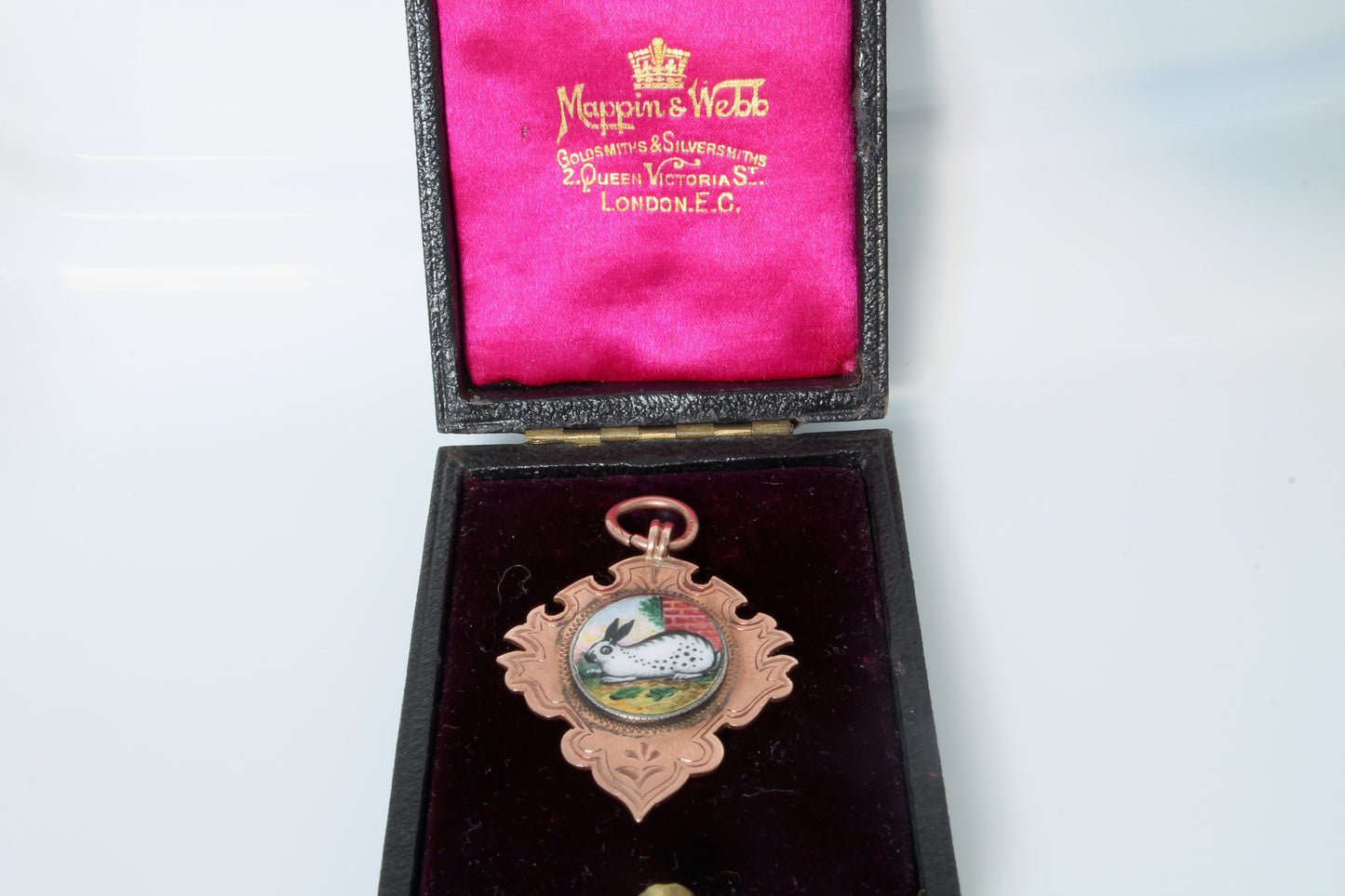 antique-gold-enamel-rabbit-pendant