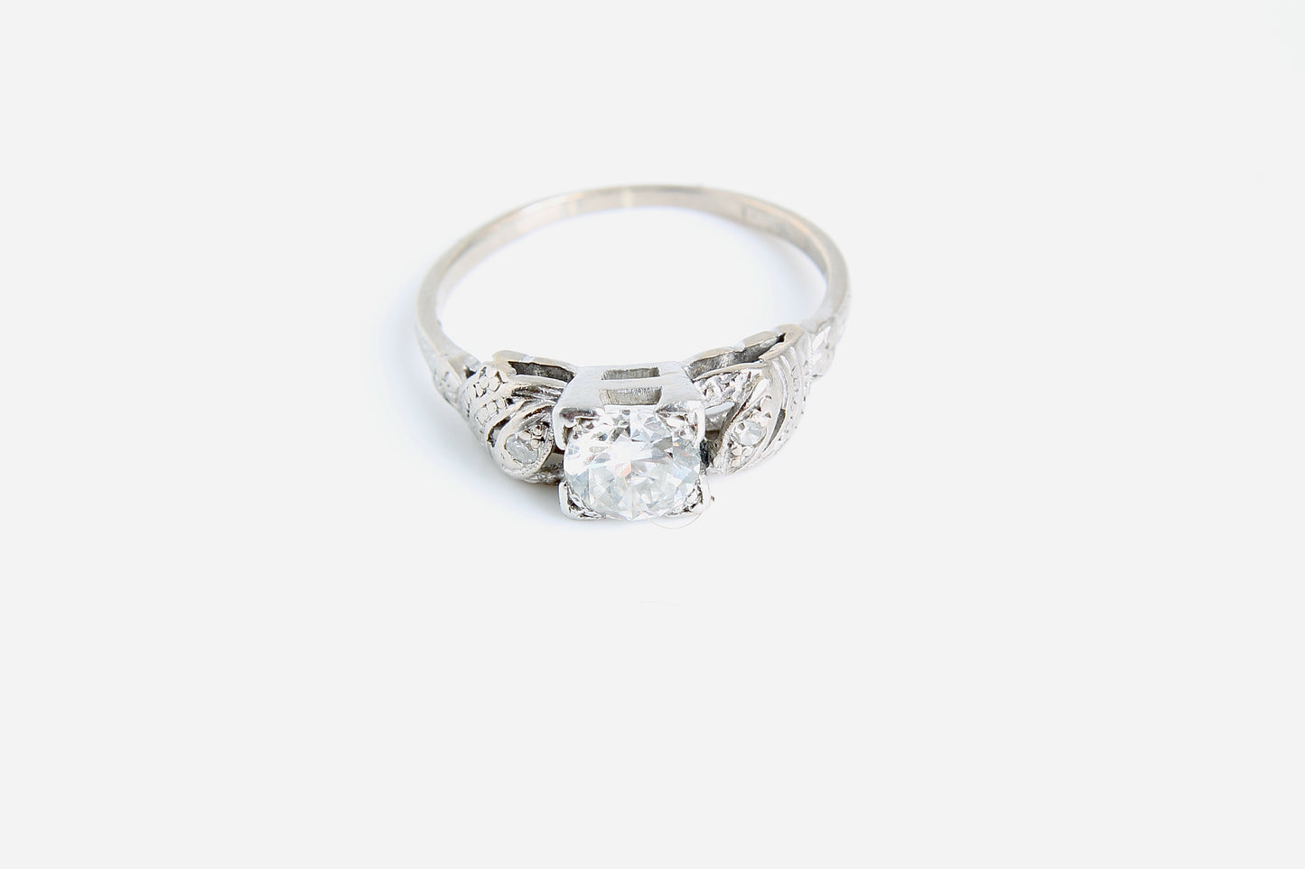 art-deco-platinum-diamond-ring