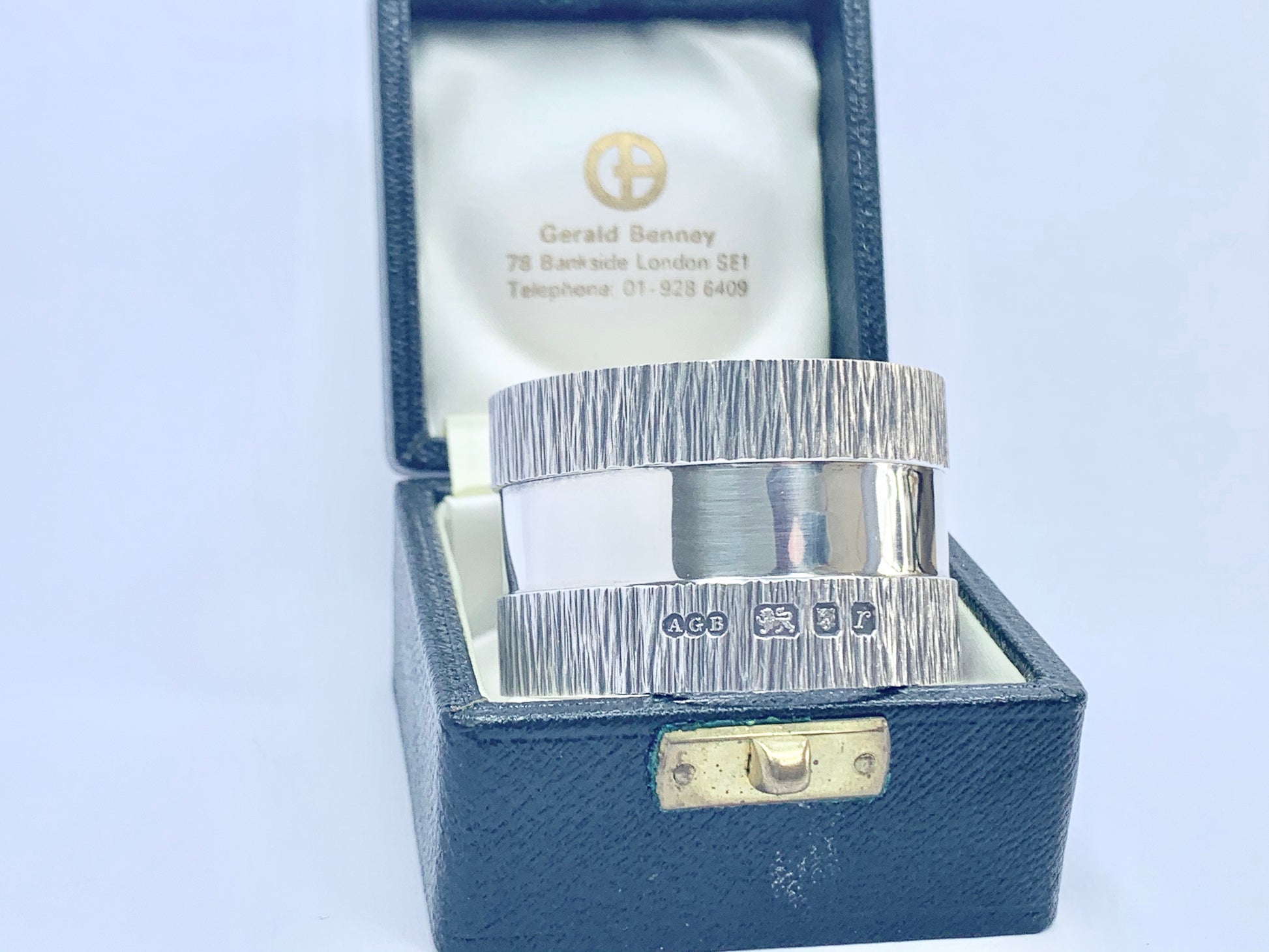 gerald-benney-solid-silver-napkin-ring