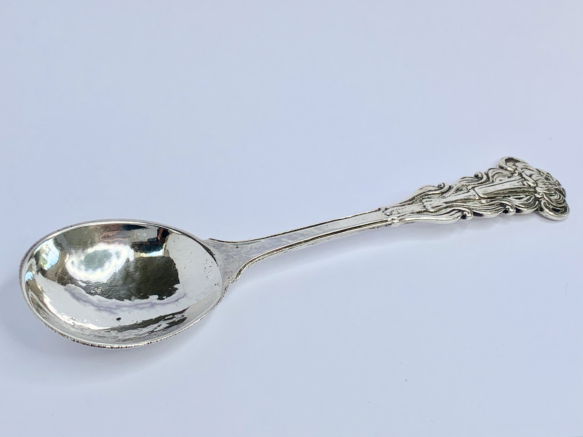 omar-ramsden-spoon