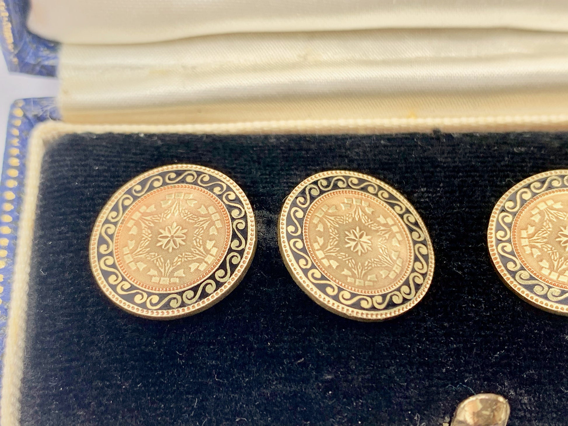 14ct-antique-gold-enamel-cufflinks