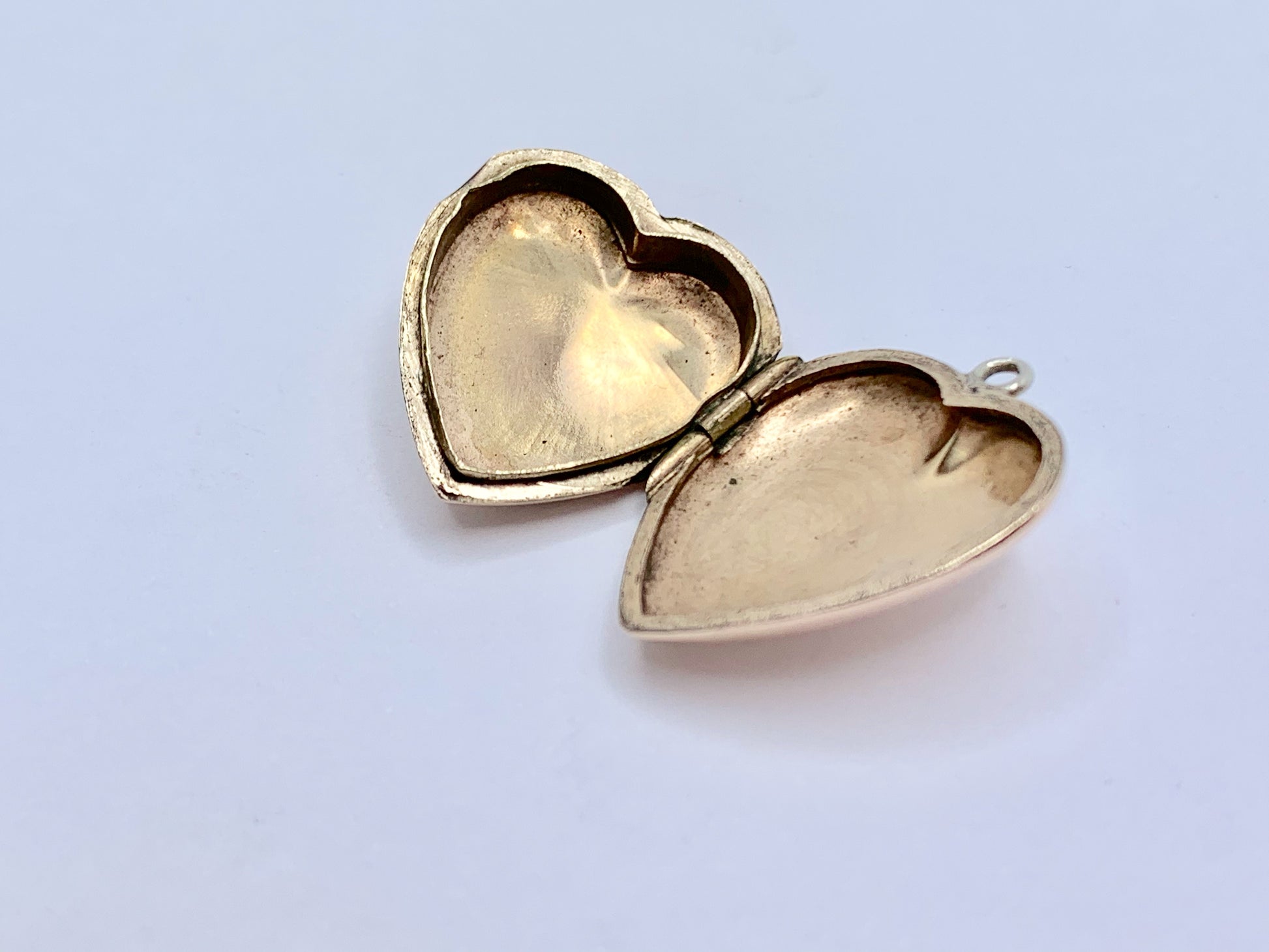 9ct-antique-art-deco-heart-locket