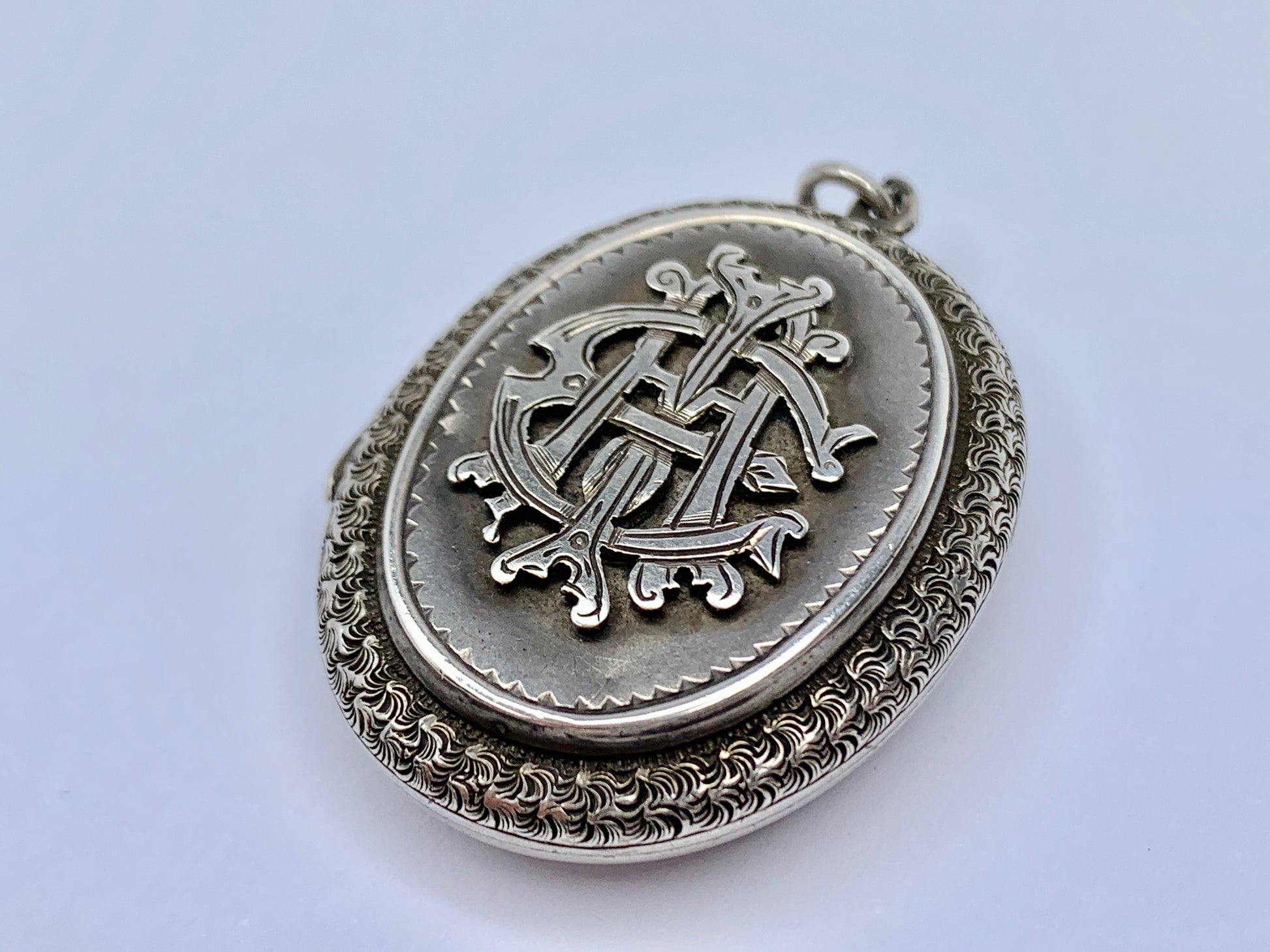 victorian-silver-amity-eternity-infinity-locket
