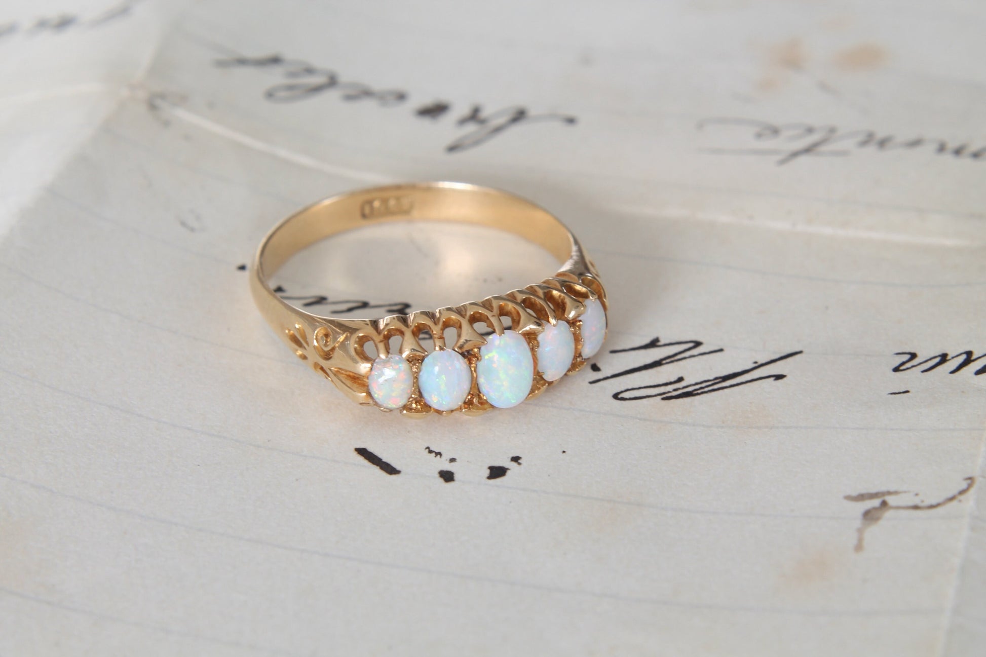 antique-victorian-18ct-gold-opal-ring