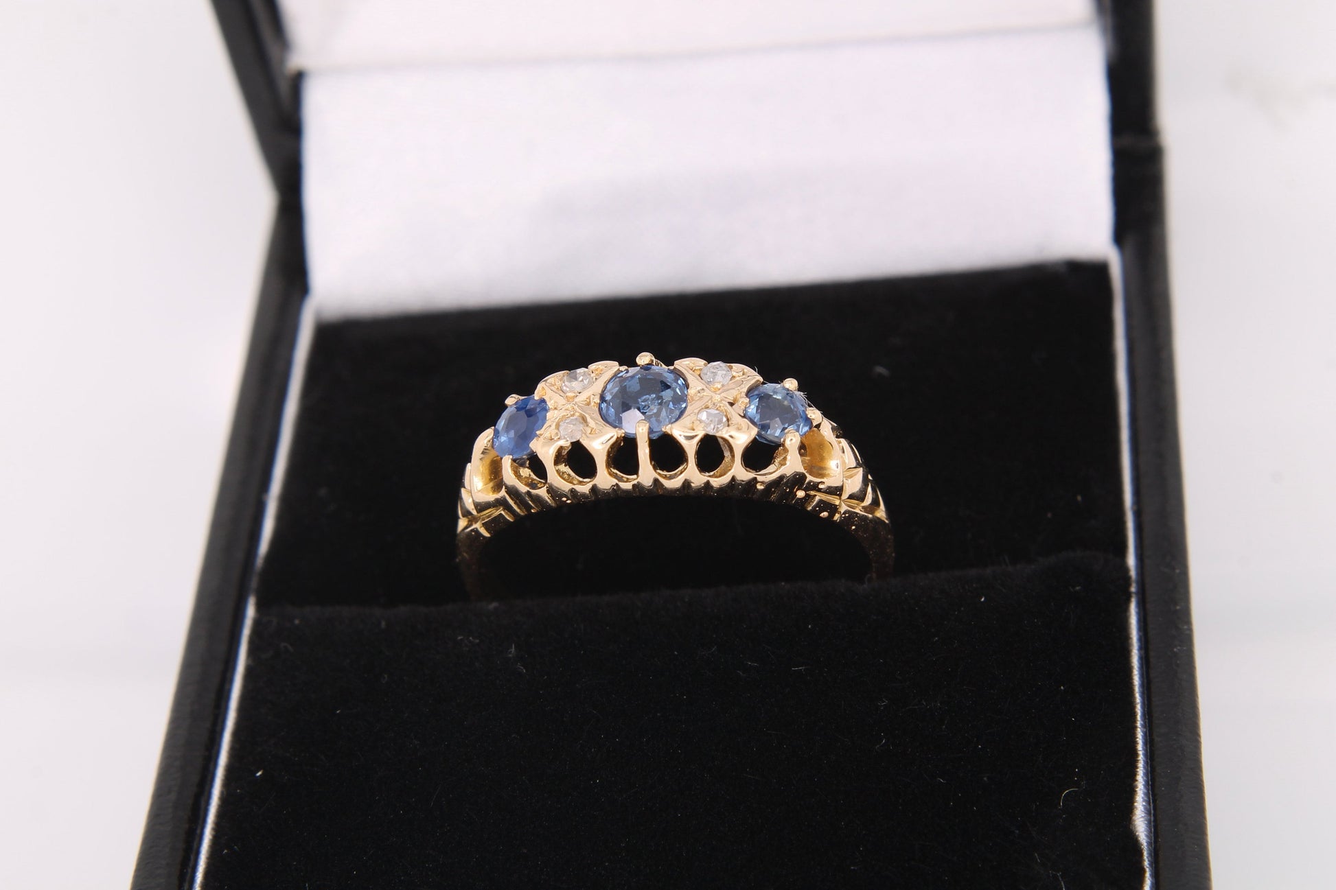antique-edwardian-18ct-gold-diamond-and-sapphire-ring