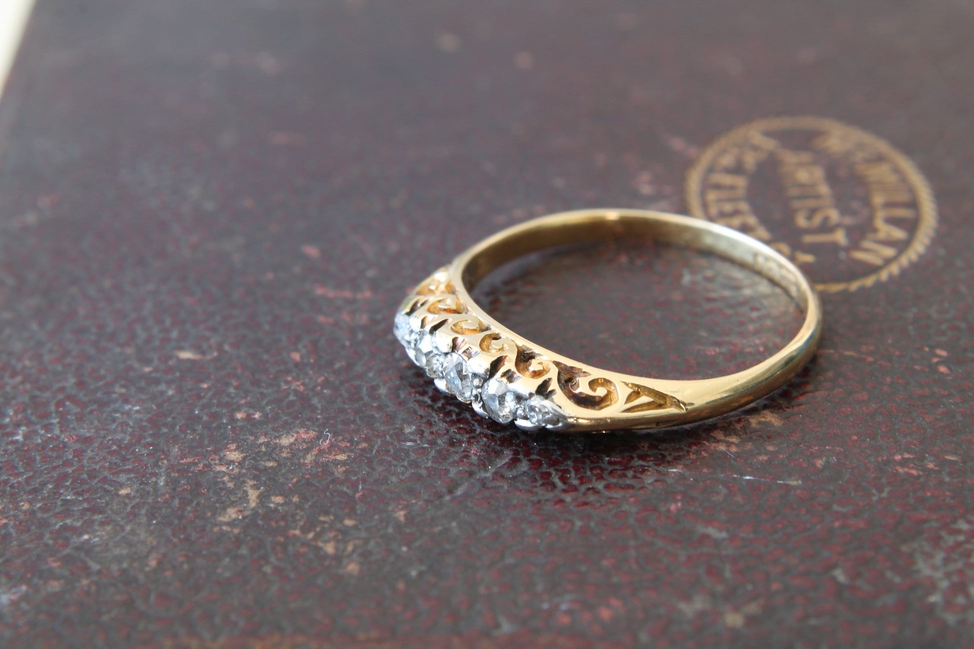 art-deco-18ct-gold-diamond-ring