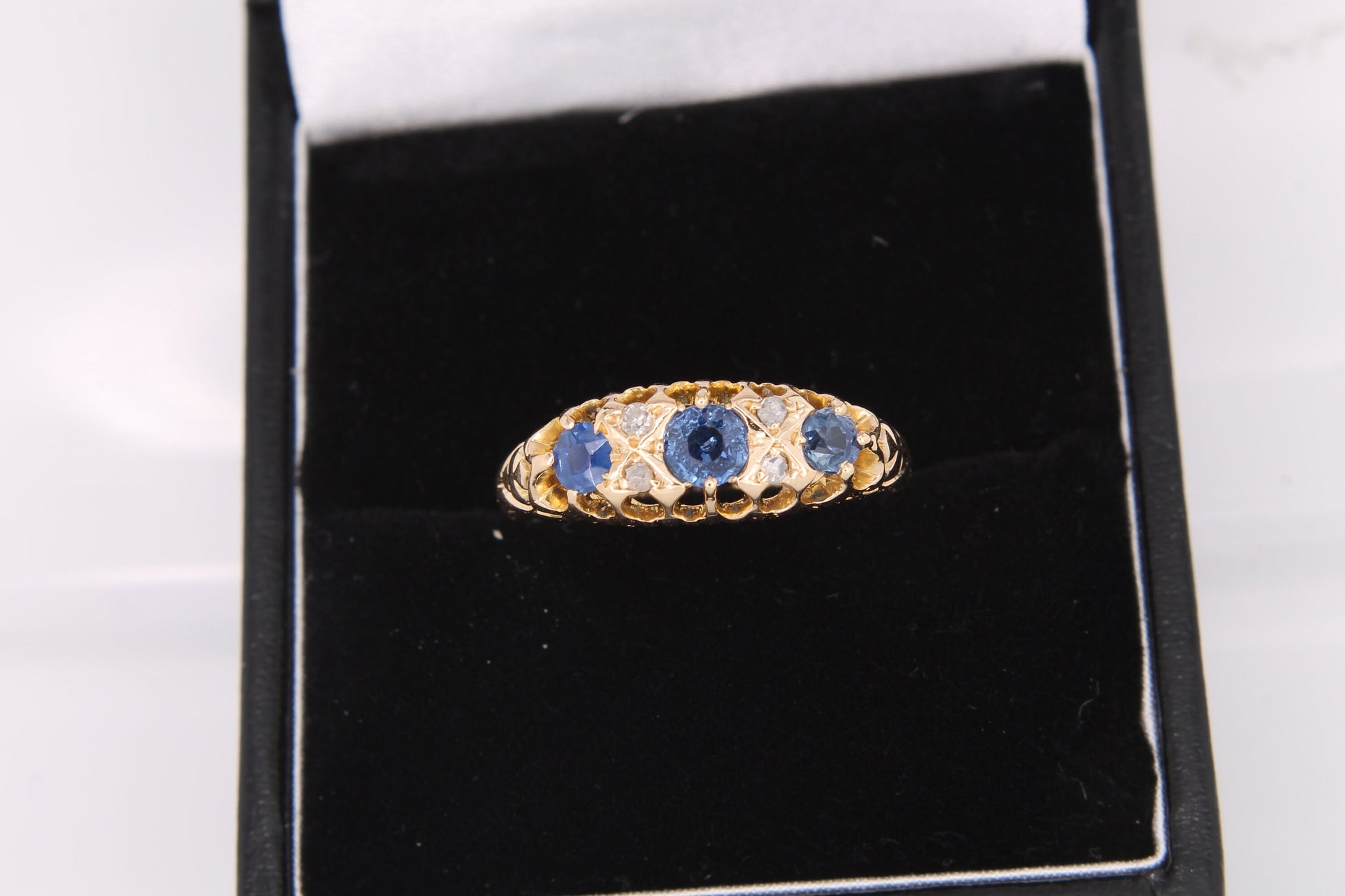 antique-edwardian-18ct-gold-diamond-and-sapphire-ring