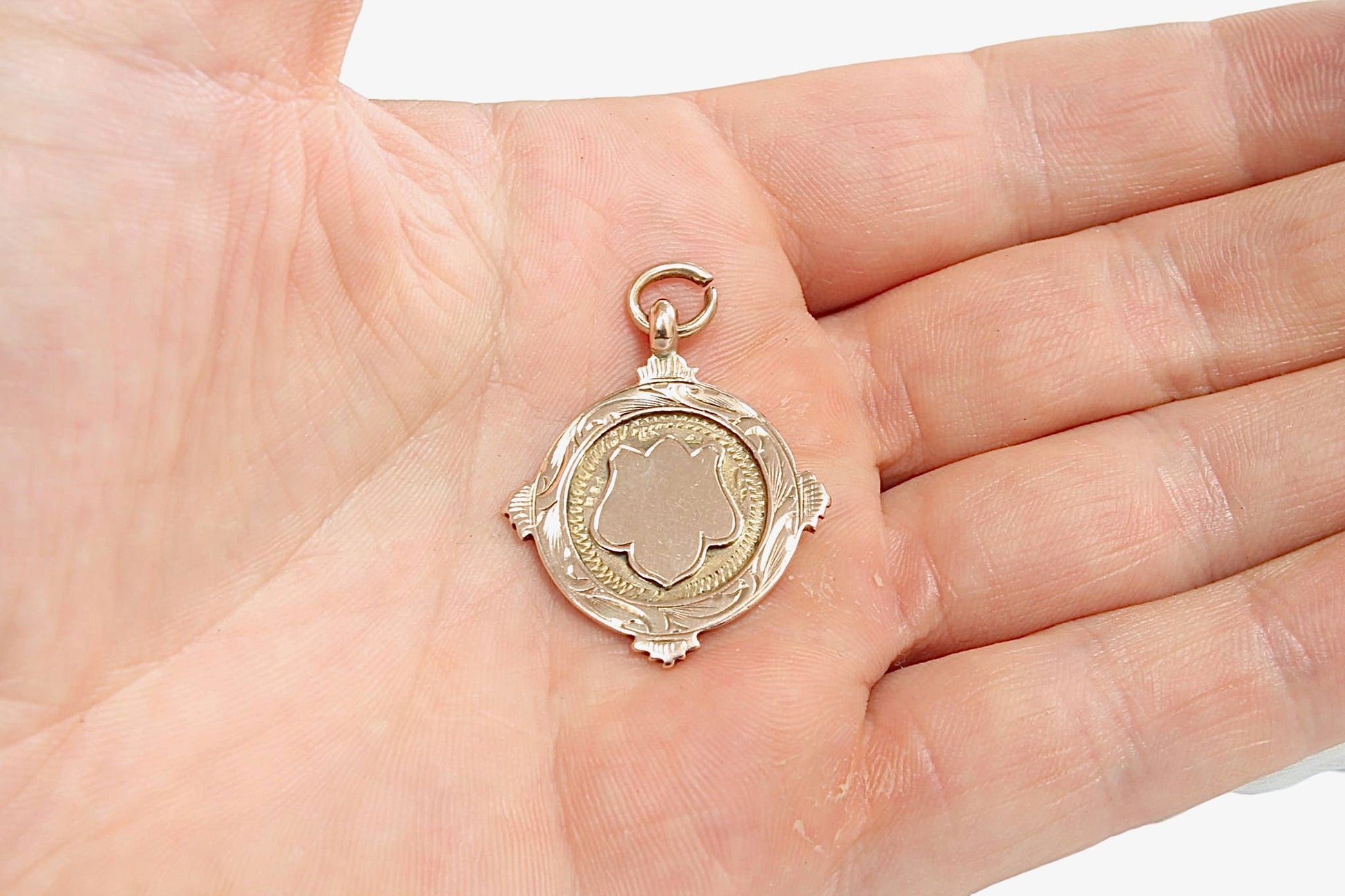 antique-9ct-gold-decorative-pendant