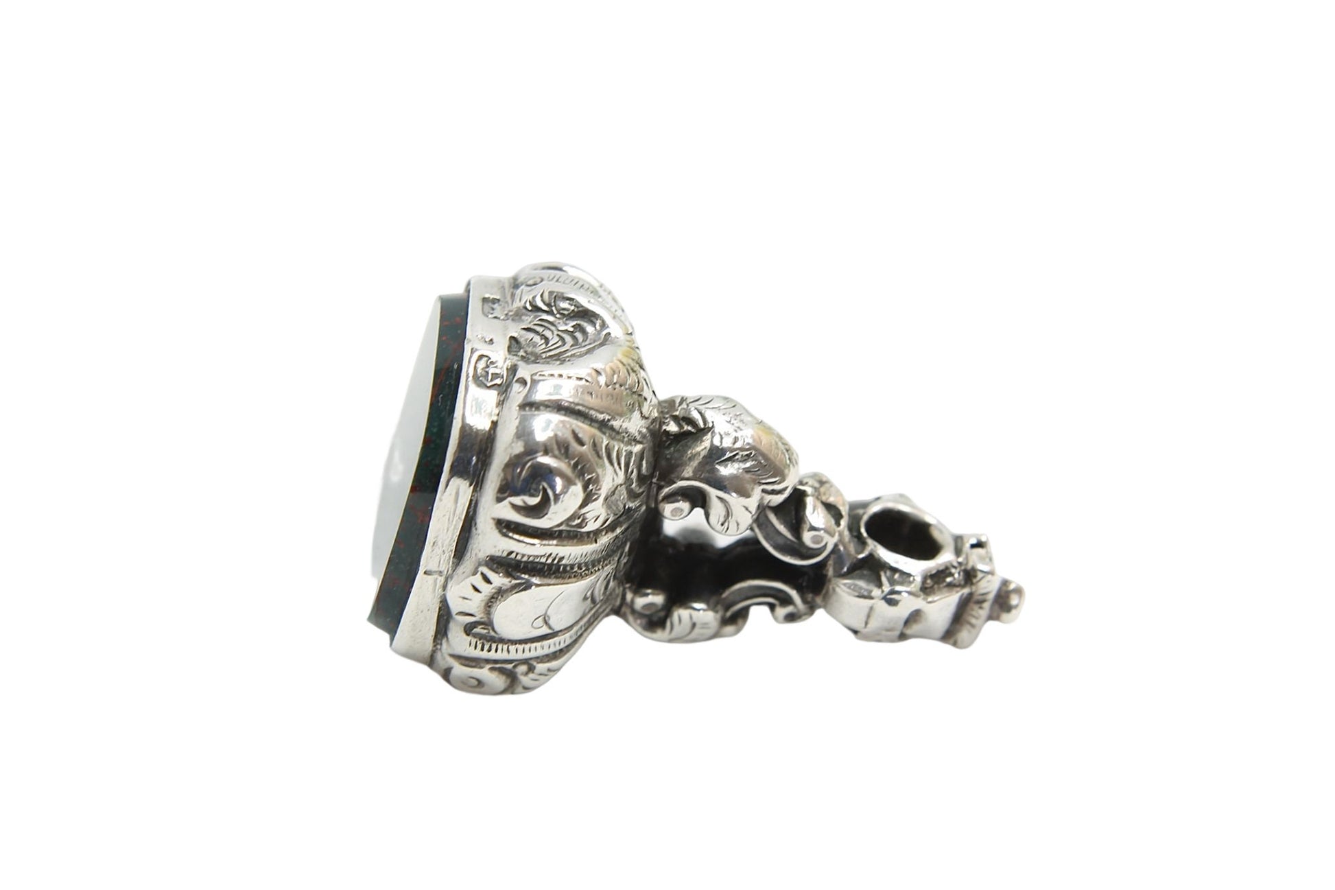 antique-victorian-sterling-silver-bloodstone-decorative-pendant