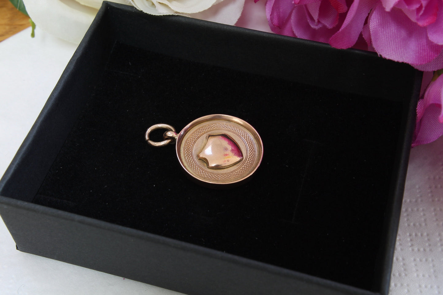 antique-9ct-gold-pendant