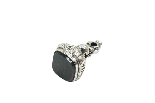 antique-victorian-sterling-silver-bloodstone-decorative-pendant