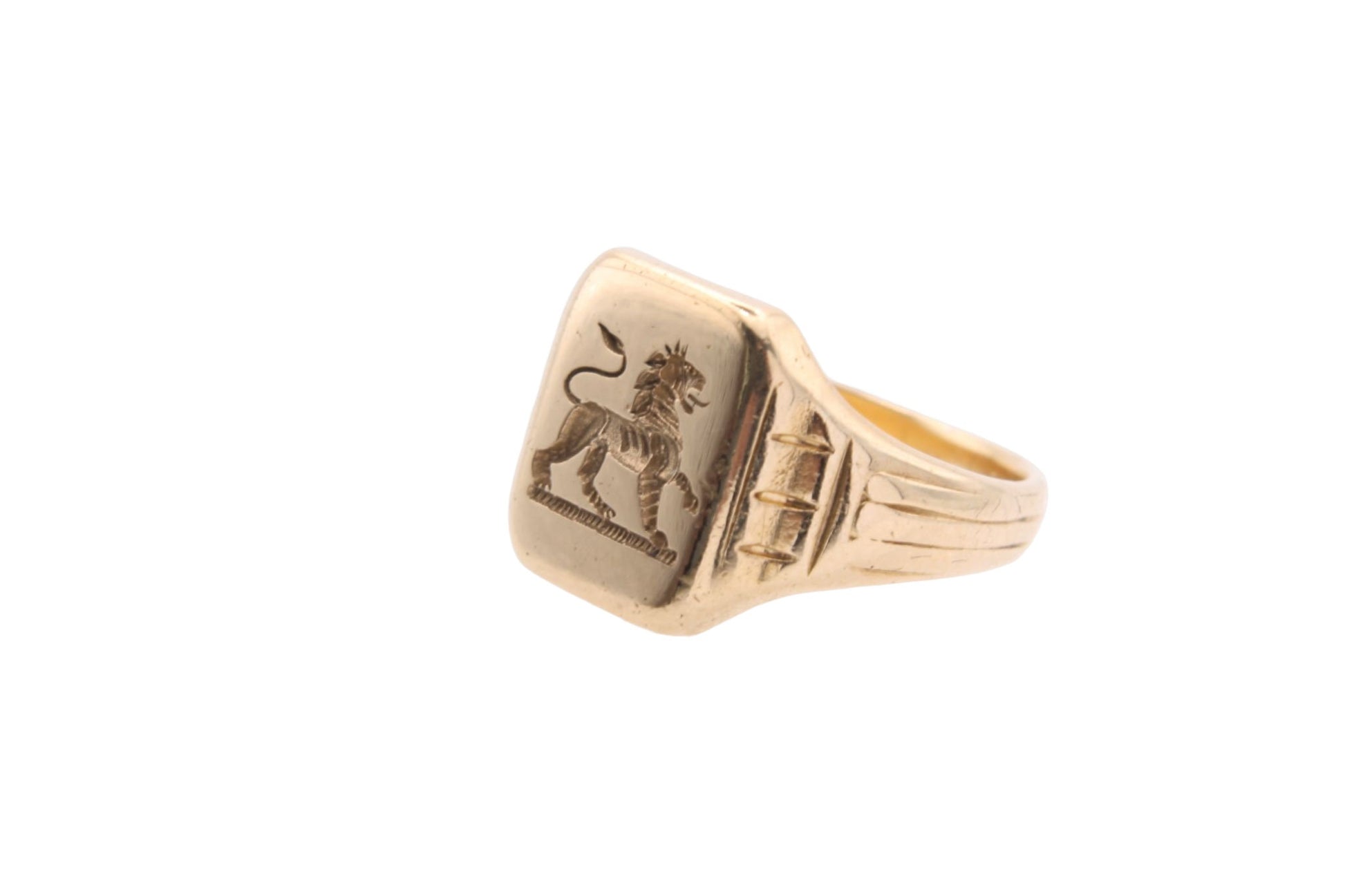 antique-18ct-gold-intaglio-signet-ring-lion-crest-c-1920