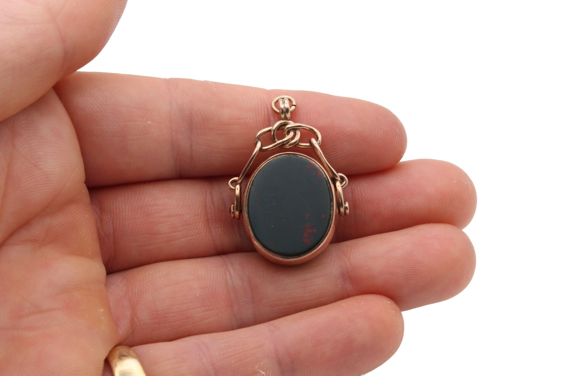 edwardian-9ct-gold-bloodstone-carnelian-swivel-pendant