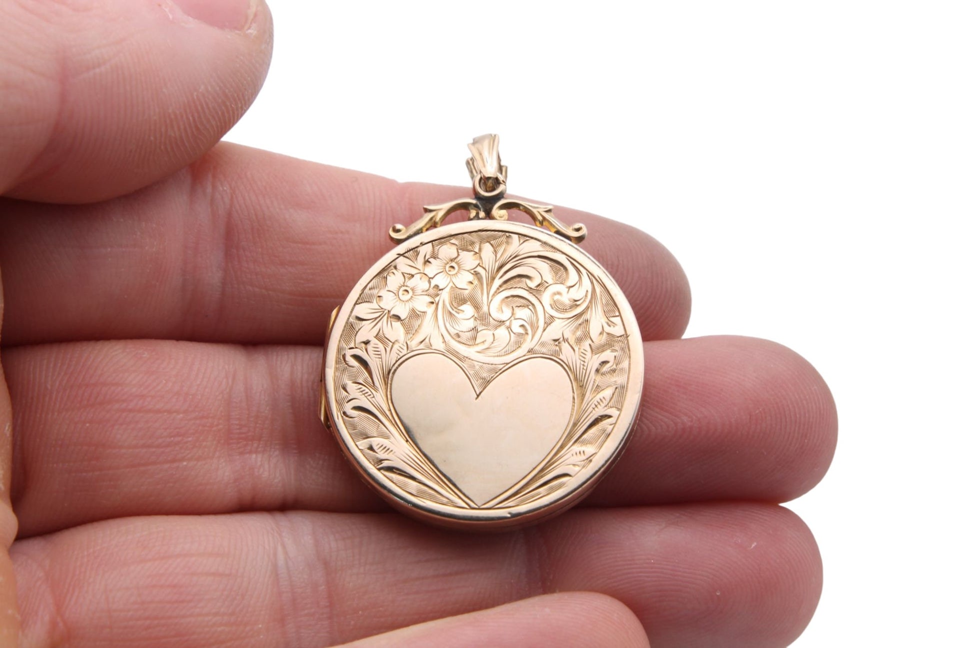 antique-edwardian-9ct-gold-back-front-heart-engraved-locket