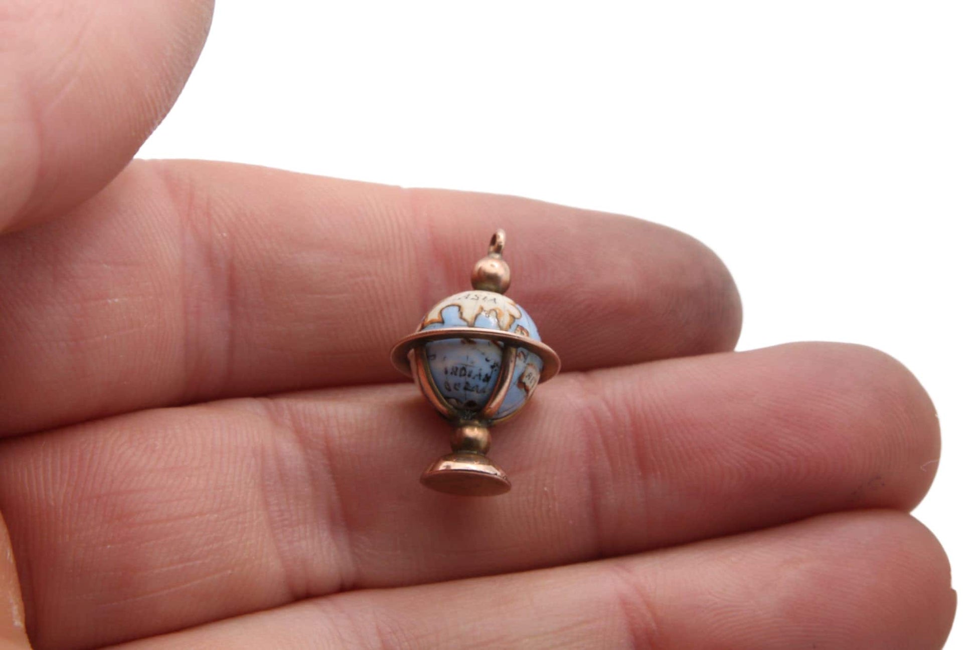 antique-victorian-9ct-gold-spinning-globe-world-charm